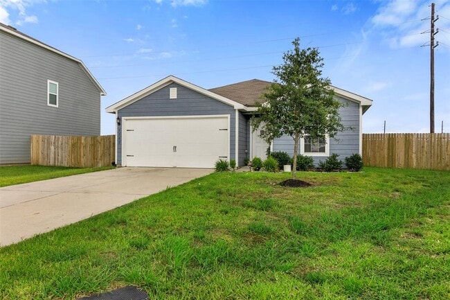 5502 Sapphire Lagoon Rd in Mont Belvieu, TX - Building Photo - Building Photo