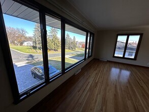 5111 Thotland Rd in Minneapolis, MN - Building Photo - Building Photo