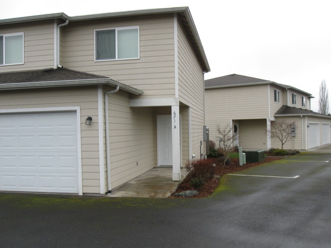 Madlen Court Apartments/Self Storage Complex in Chehalis, WA - Building Photo - Other