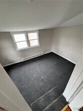 307 Highland Ave in East Syracuse, NY - Foto de edificio - Building Photo