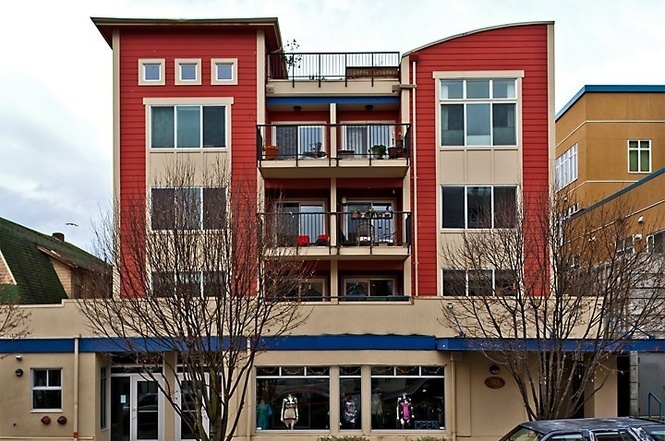 515 1st avenue west in Seattle, WA - Building Photo