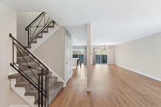 335 Shadow Bend Dr in Wheeling, IL - Building Photo - Building Photo