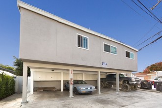 229 E 57th St in Long Beach, CA - Building Photo - Building Photo