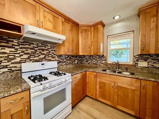 1420 3rd Ave SW
