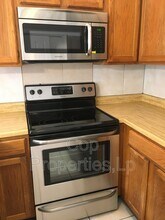 1804 Gary's Park St in San Antonio, TX - Building Photo - Building Photo