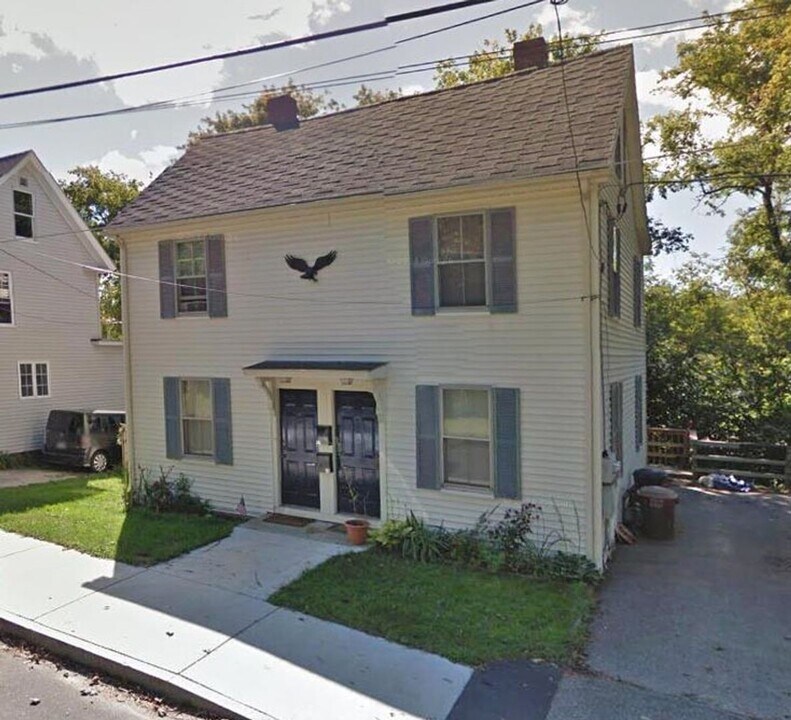 12-14-14 Ash St in Dover, NH - Building Photo