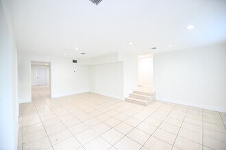 2507 N 66th Ave in Hollywood, FL - Building Photo - Building Photo