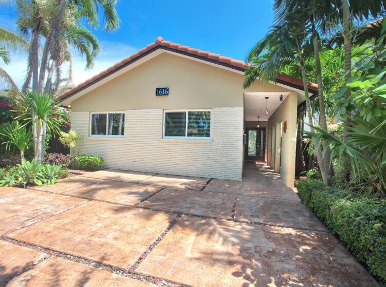 1616 Adams St in Hollywood, FL - Building Photo