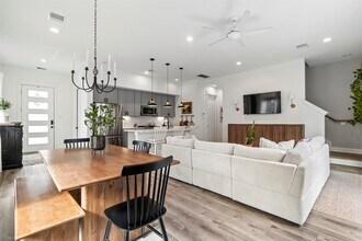 5202 Pinemont Creek Ln in Houston, TX - Building Photo - Building Photo