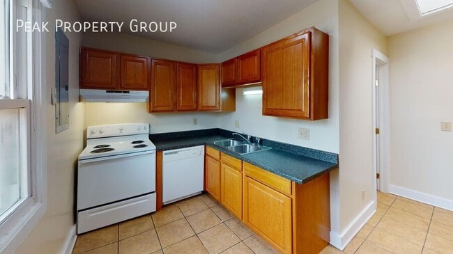 1373 Indianola Ave in Columbus, OH - Building Photo - Building Photo