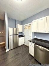 4 Centre St, Unit 3 in Boston, MA - Building Photo - Building Photo