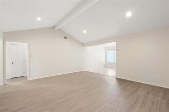 11218 Sageview Dr in Houston, TX - Building Photo - Building Photo