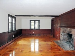 3 Mudge Way in Bedford, MA - Building Photo - Building Photo