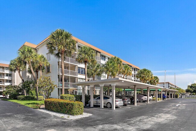 931 Gardenia Dr in Delray Beach, FL - Building Photo - Building Photo