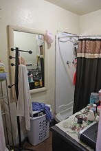 2906 S San Pedro St in Los Angeles, CA - Building Photo - Building Photo