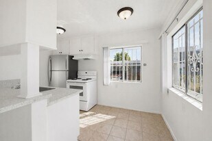 1224 Normandie Ave in Los Angeles, CA - Building Photo