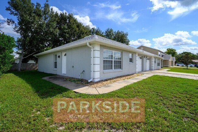 152 Cascade St in Deltona, FL - Foto de edificio - Building Photo
