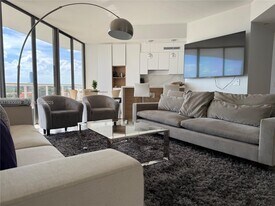 3610 Yacht Club Dr, Unit 713 in Aventura, FL - Building Photo