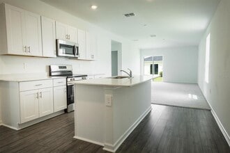 3229 NE 38th St in Ocala, FL - Building Photo - Building Photo