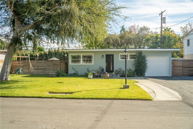 2218 Hollis Ln in Arcadia, CA - Foto de edificio - Building Photo