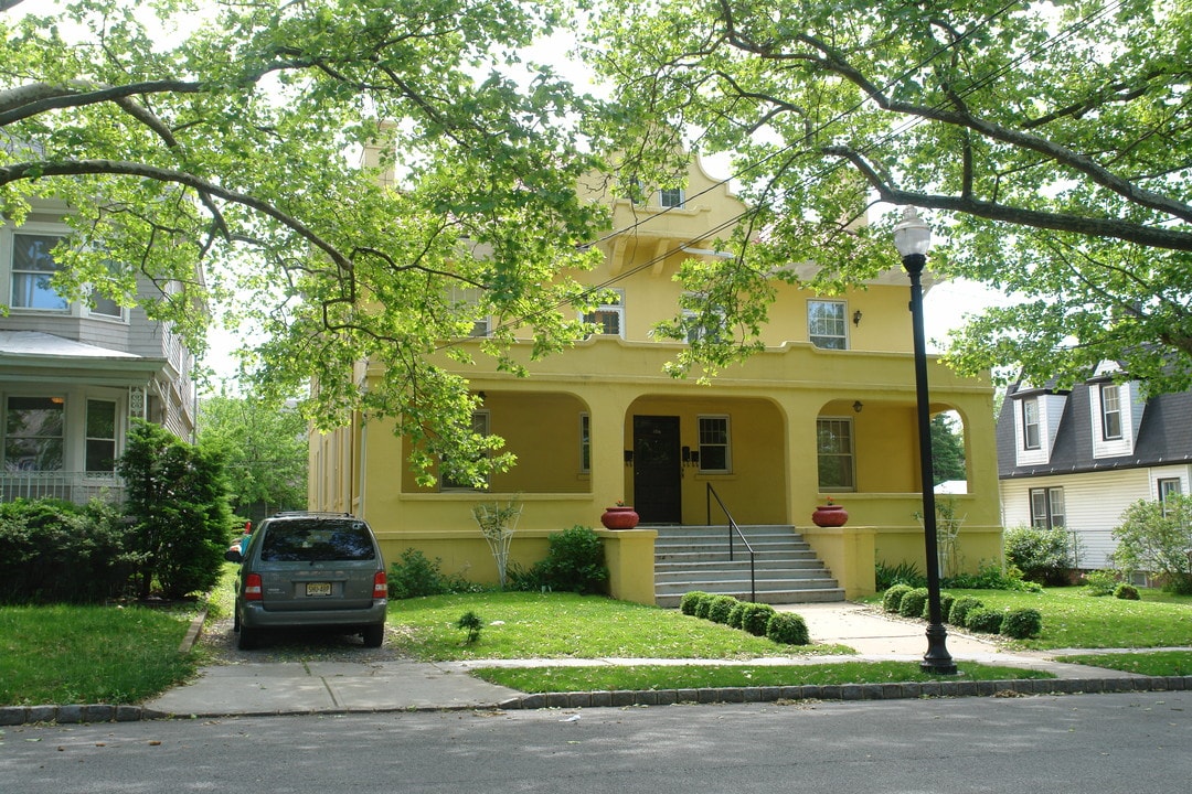 106 High St in Perth Amboy, NJ - Building Photo