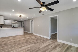 824 W 47th St in Savannah, GA - Building Photo - Building Photo