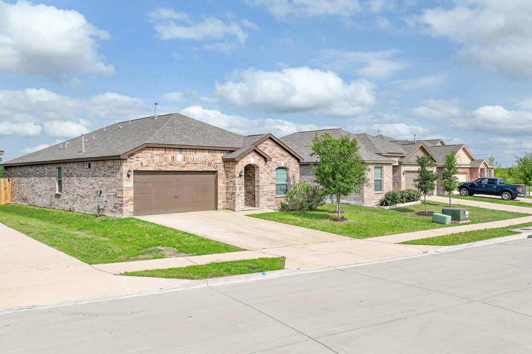 Shadowbend in Anna, TX - Building Photo