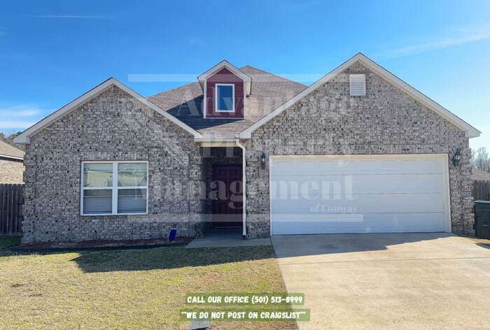 2210 Matt Ln in Conway, AR - Building Photo