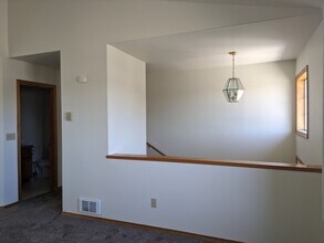 1922 SW Reindeer Ave in Redmond, OR - Building Photo - Building Photo