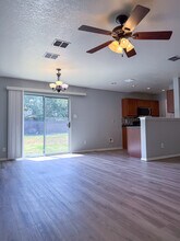 427 Orchard Willow in San Antonio, TX - Foto de edificio - Building Photo
