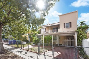 2248 SW 5th St in Miami, FL - Building Photo