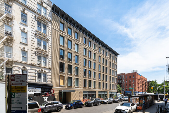 45 E 7th St in New York, NY - Building Photo - Building Photo