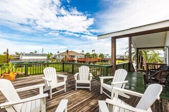 16530 Bermuda Way in Jamaica Beach, TX - Building Photo - Building Photo