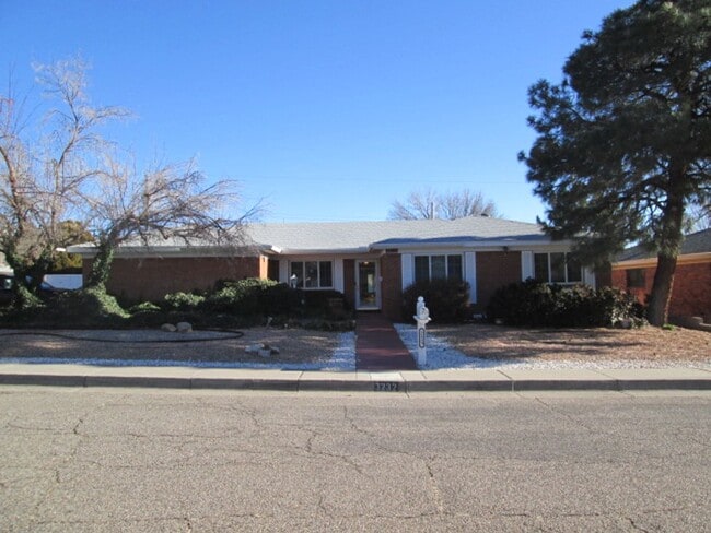 property at 3232 Reina Dr NE