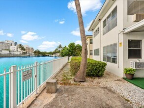 7805 Crespi Blvd in Miami Beach, FL - Building Photo - Building Photo