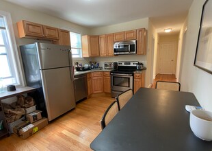 6 Nashua St, Unit 2 in Somerville, MA - Building Photo - Building Photo
