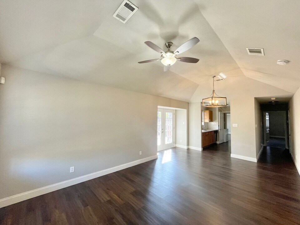 310 Channing Ave in San Antonio, TX - Building Photo