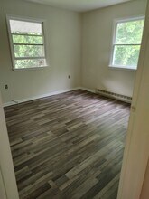 100 1/2 W High St, Unit Unit A Front West in Ballston Spa, NY - Building Photo - Building Photo