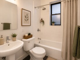 302 W 98th St, Unit w98 in New York, NY - Building Photo