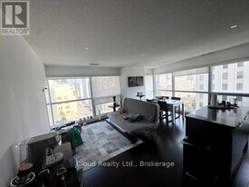 386 Yonge St in Toronto, ON - Building Photo