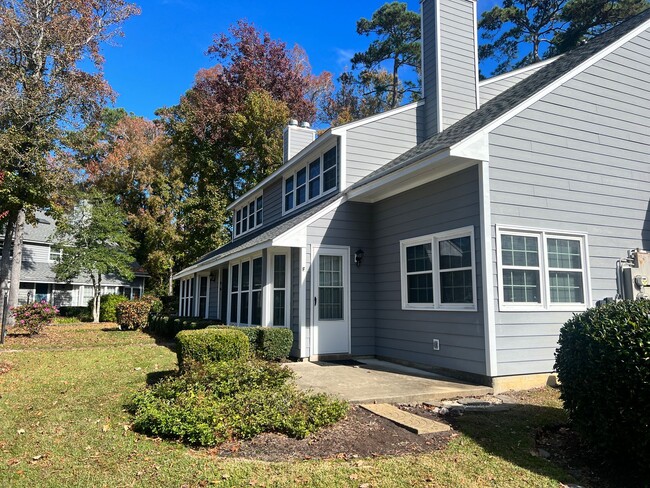 1210 Benna Dr in Myrtle Beach, SC - Foto de edificio - Building Photo