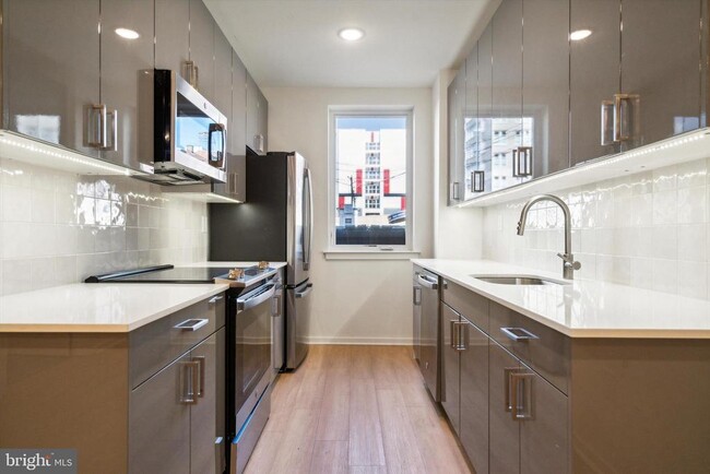 225 N 12th St in Philadelphia, PA - Building Photo - Building Photo