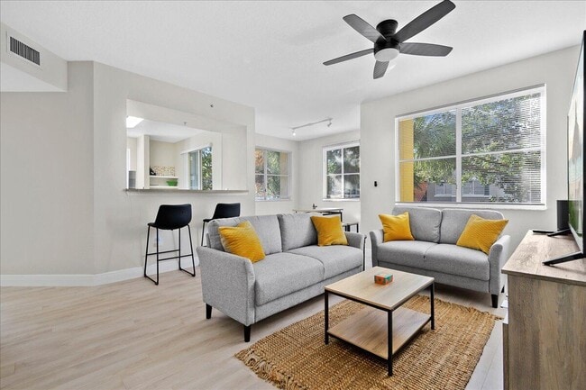 11013 Legacy Ln in Palm Beach Gardens, FL - Building Photo - Building Photo