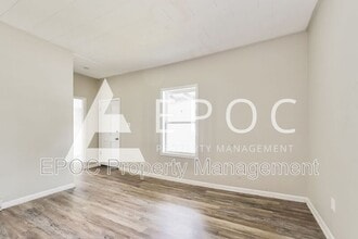 402 S Flanner St in Burlington, NC - Building Photo - Building Photo