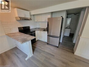 98 West Avenue N in Hamilton, ON - Building Photo - Building Photo