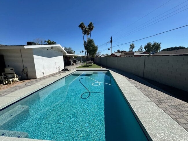 103 E Minton Dr in Tempe, AZ - Building Photo - Building Photo