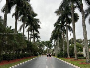 9842 NW 29th St in Doral, FL - Building Photo - Building Photo