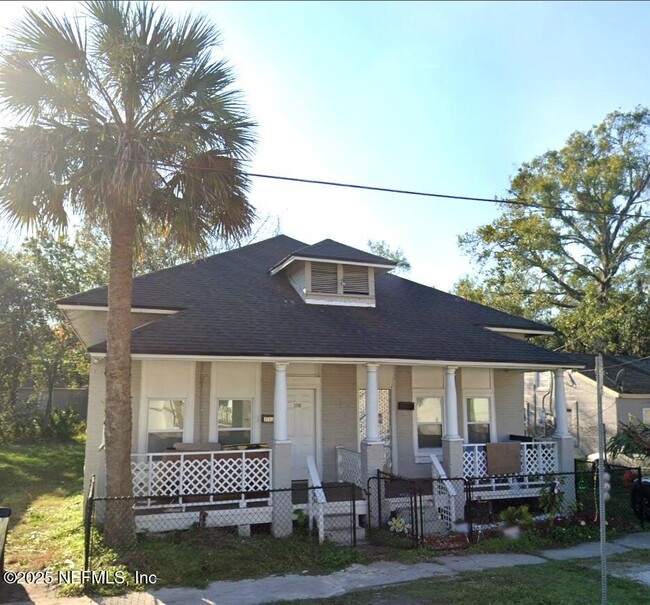 property at 2330 Moncrief Rd