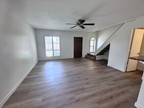 1119 E North Ln in Phoenix, AZ - Foto de edificio - Building Photo