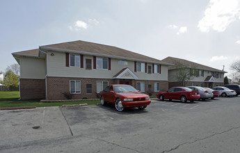 Adam's Court Apartments in Cudahy, WI - Building Photo - Building Photo